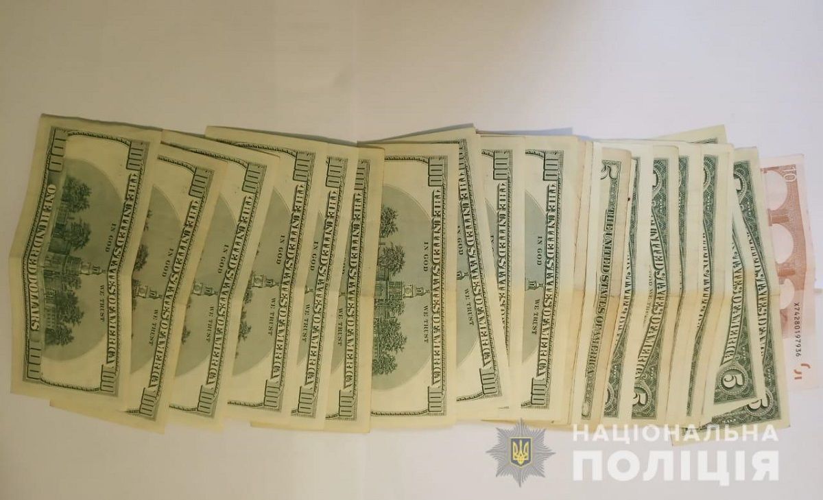 Львівські поліцейські по гарячих слідах піймали двох квартирних злодіїв  