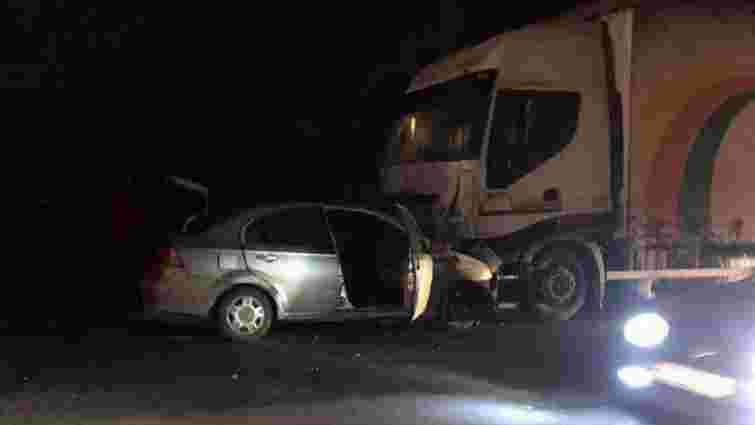 На трасі Львів-Шегині водій легковика загинув внаслідок зіткнення з вантажівкою