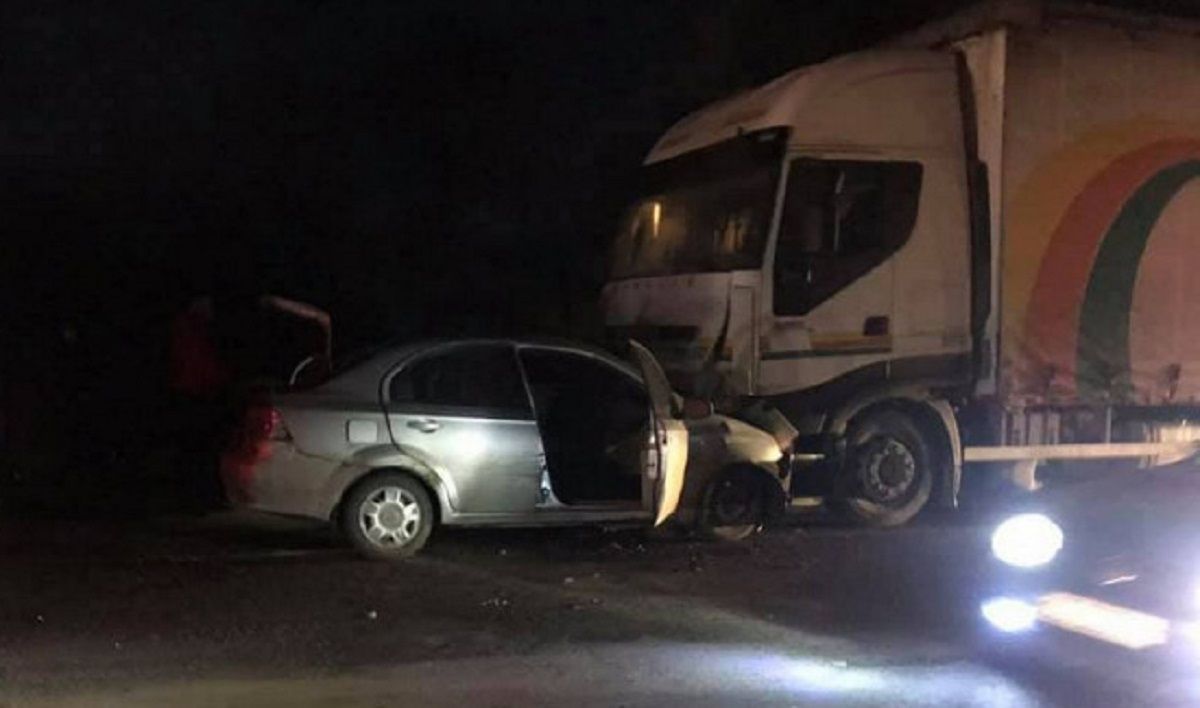 На трасі Львів-Шегині водій легковика загинув внаслідок зіткнення з вантажівкою