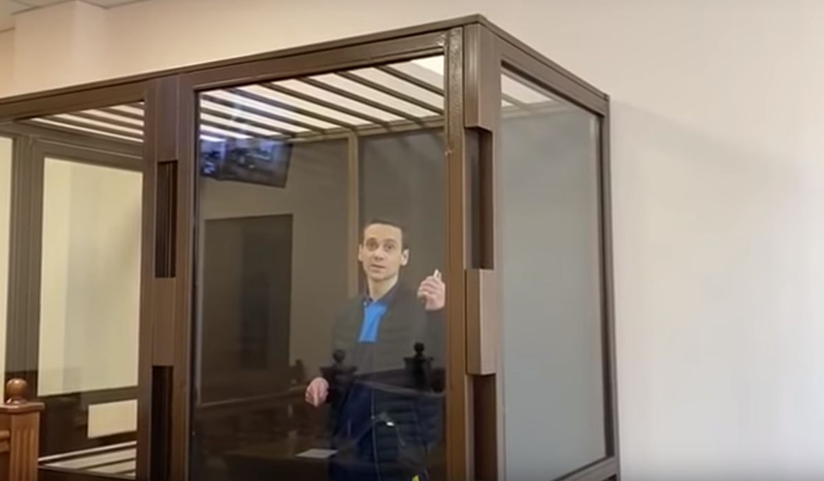 В Одесі підозрюваний у вбивстві захопив залу суду з гранатою
