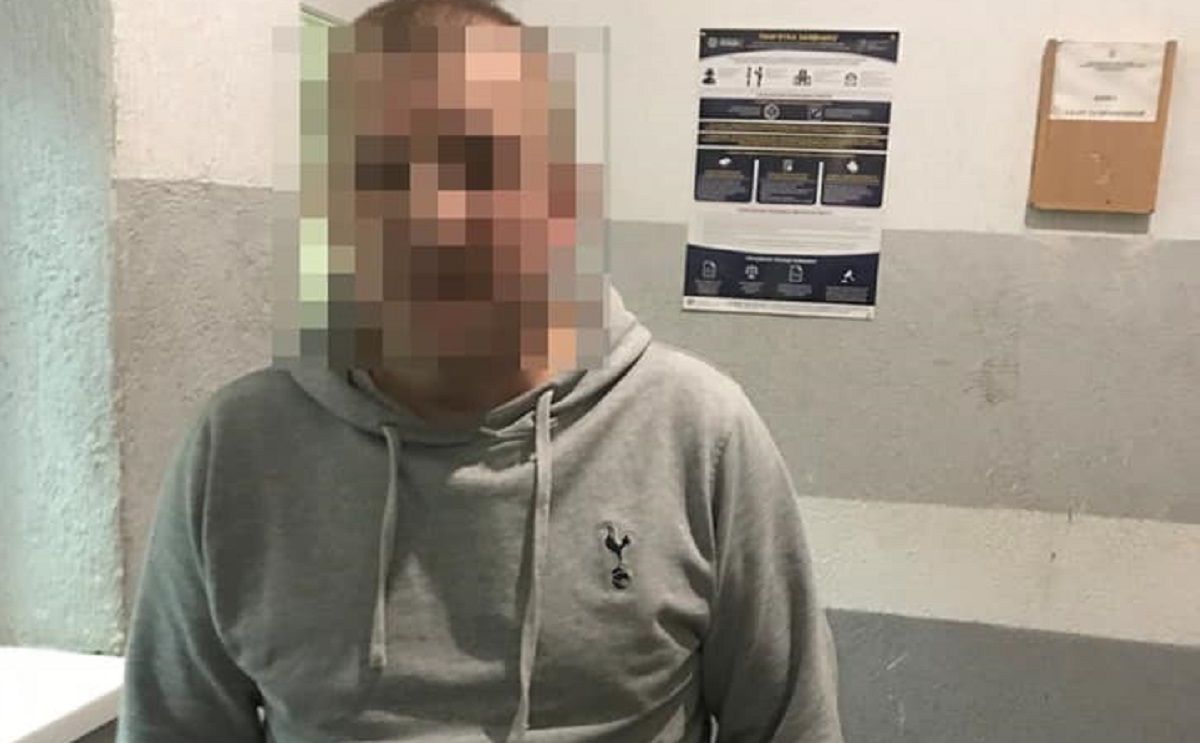 Батько 21-річного порушника ПДР у Брюховичах вдарив в обличчя поліцейську
