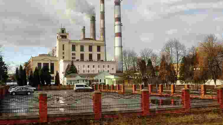 Через загрозу звільнення 68-річний робітник виліз на 120-метрову трубу Добротвірської ТЕС