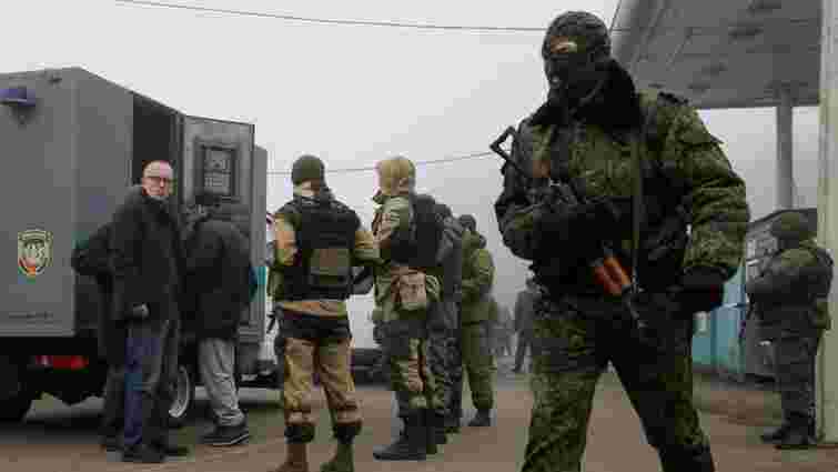 СБУ повідомила звільненому з полону українцю підозру в катуванні інших українців