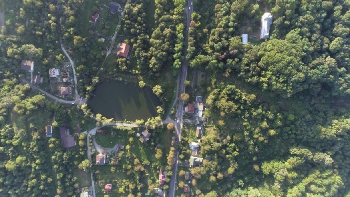 Депутати не підтримали забудову території біля озера в районі Голоско
