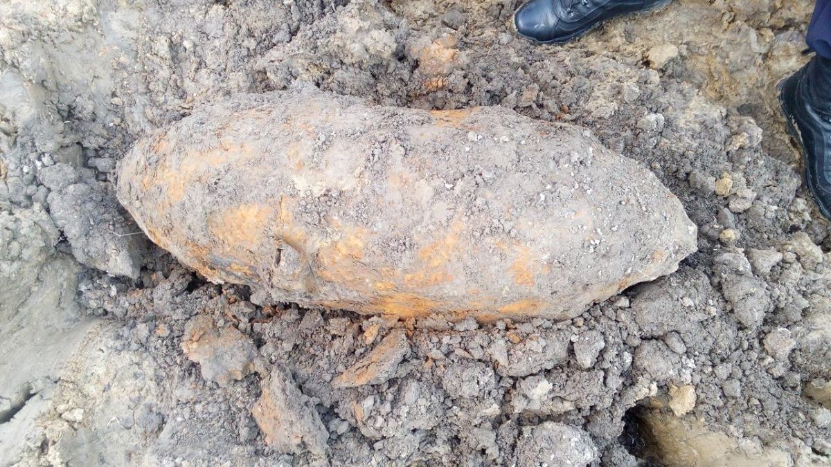 Під час будівельних робіт на межі Львова виявили авіабомбу