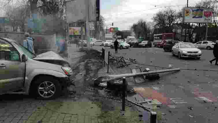 Через зіткнення трьох автомобілів у Львові постраждала маленька дитина