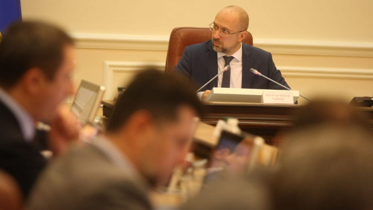 Уряд погодив тимчасове закриття кордонів та авіасполучення