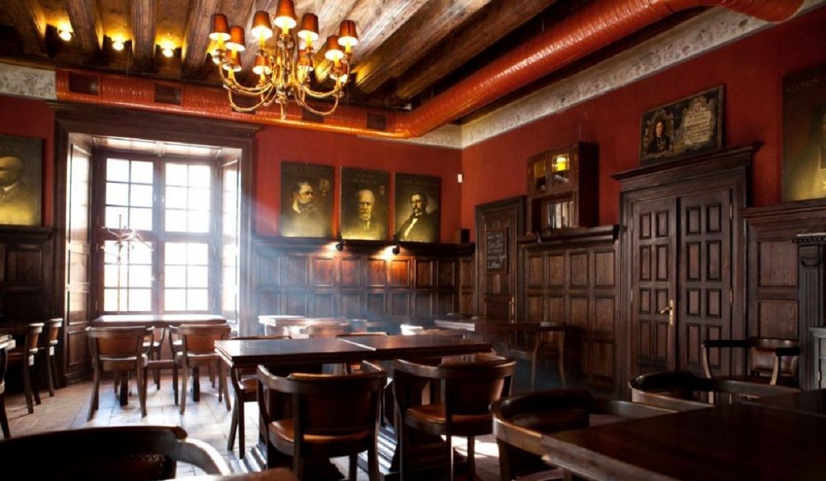 Відомий львівський ресторатор оголосив про закриття своїх ресторанів