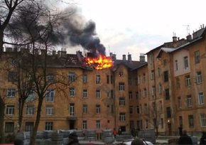 На вул. Городоцькій виникла пожежа в мансарді житлового будинку