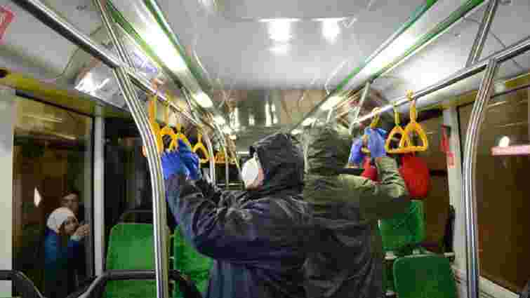 У Львові обмежили кількість людей в громадському транспорті до 10