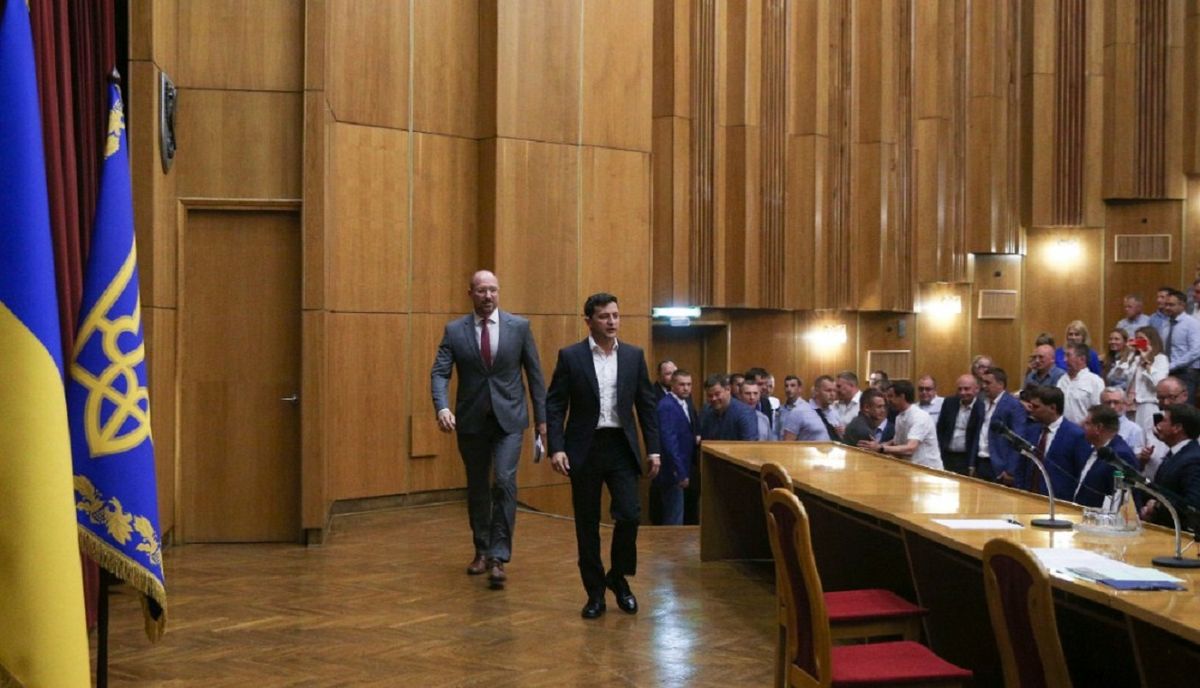 Шмигаль доручив розробити закон, який дозволить Зеленському самостійно вводити режим НС