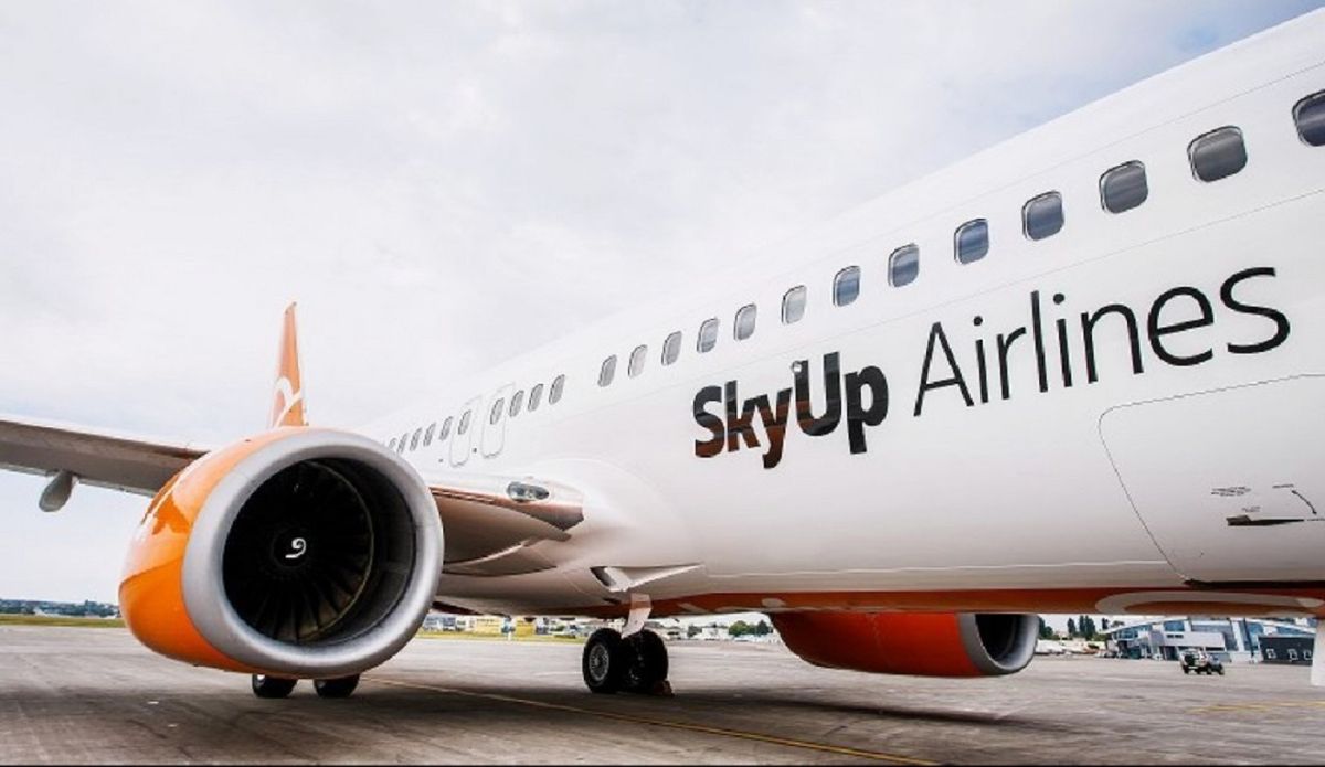 SkyUp здійснить низку чартерних рейсів для евакуації українців