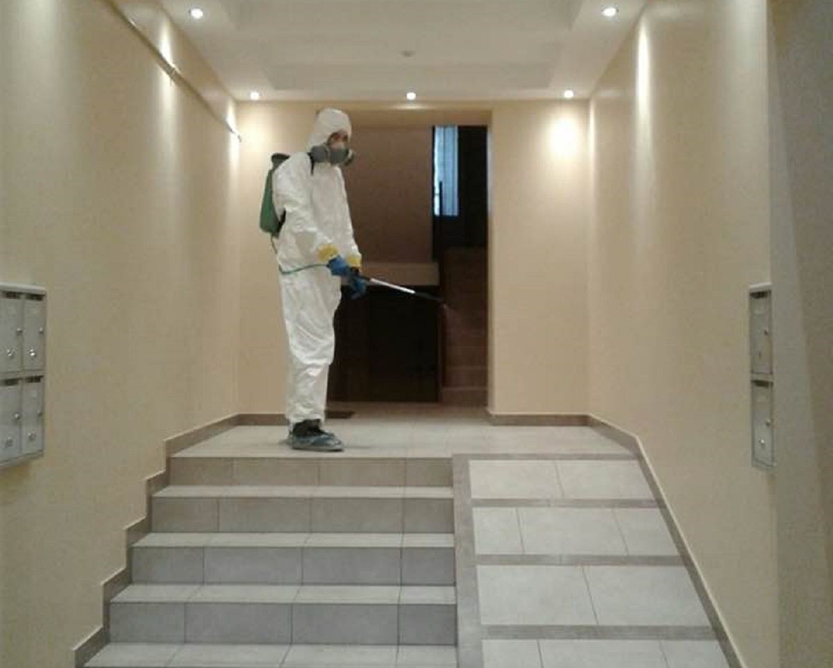 У Львові невідомі під виглядом дезінфекторів намагалися проникнути у квартиру літньої жінки