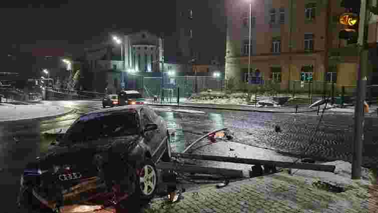 За ніч два п’яні водії скоїли ДТП на вул. Пасічній у Львові