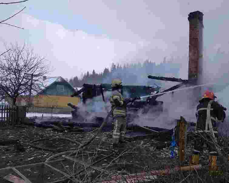 На Сколівщині згорів дерев’яний житловий будинок