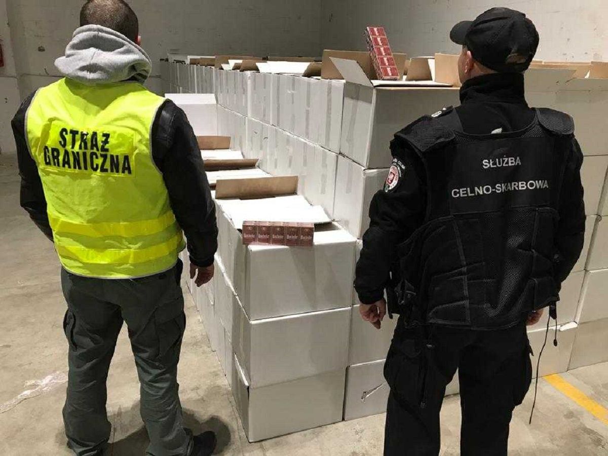 У Польщу разом із українською вівсянкою намагались ввезти контрабандних сигарет на 27 млн грн