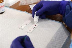 Експрес-тести виявили коронавірус у двох водіїв львівського АТП-1