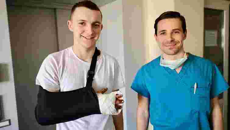 Львівські хірурги пришили відрізані болгаркою пальці на руці 18-річному мешканцю Немирова