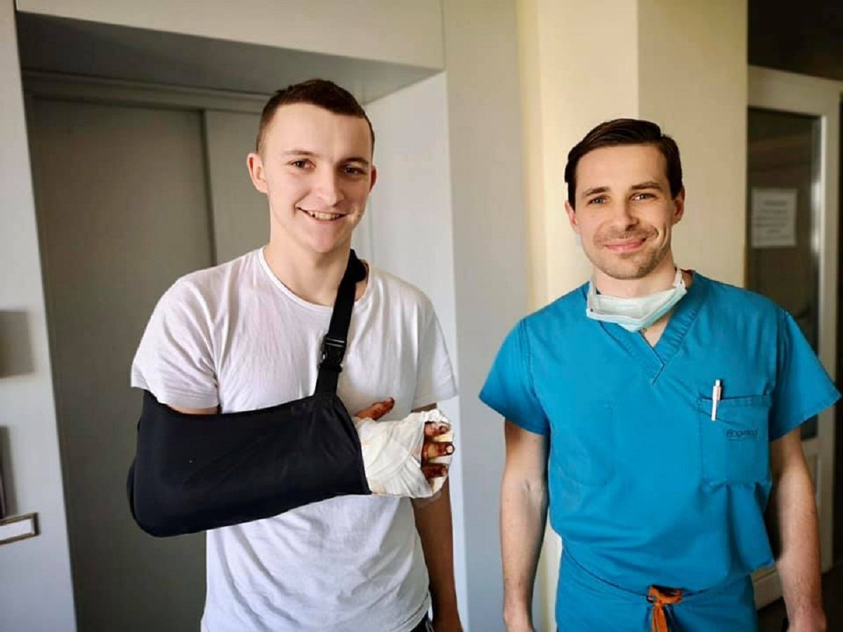 Львівські хірурги пришили відрізані болгаркою пальці на руці 18-річному мешканцю Немирова