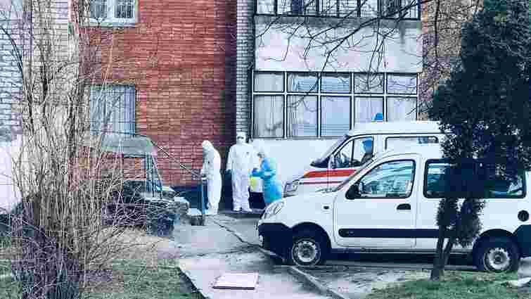 Львівські медики з'ясовують причини раптової смерті 38-річної жінки