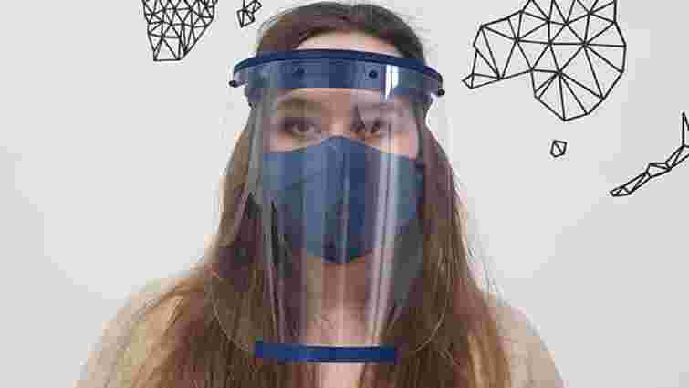 У Львові друкують захисні маски-екрани для медиків на 3D-принтері