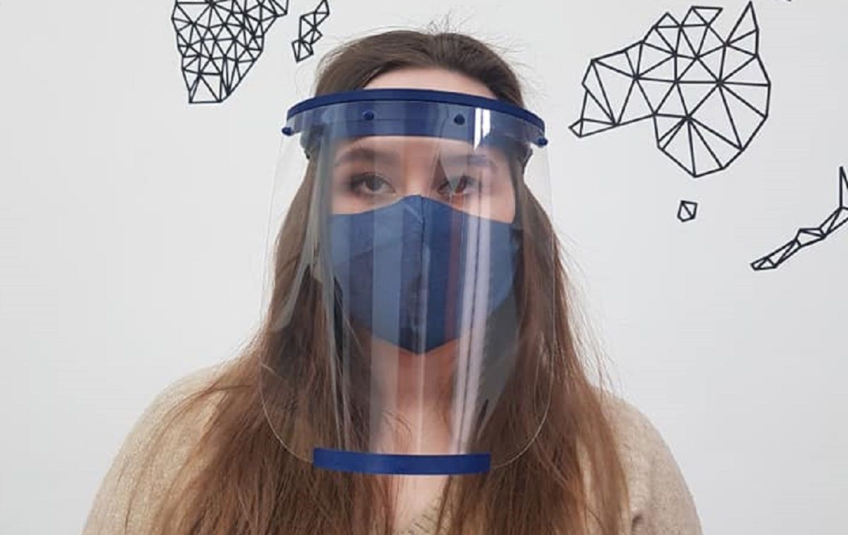 У Львові друкують захисні маски-екрани для медиків на 3D-принтері