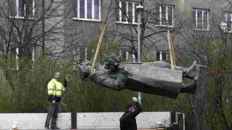 У Празі демонтували пам'ятник радянському маршалу Конєву