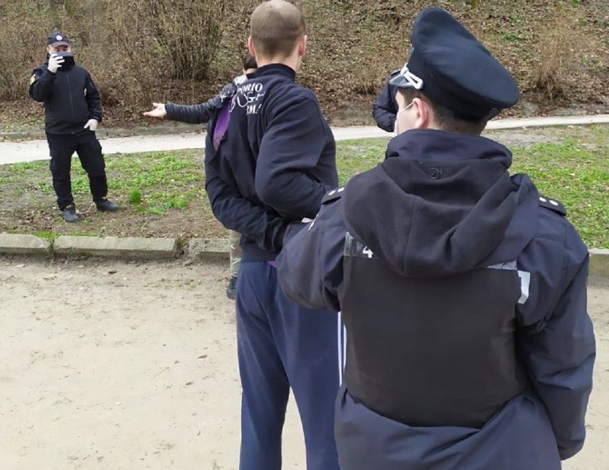 Поліція виписала штраф 32-річному львів’янину за прогулянку парком без маски
