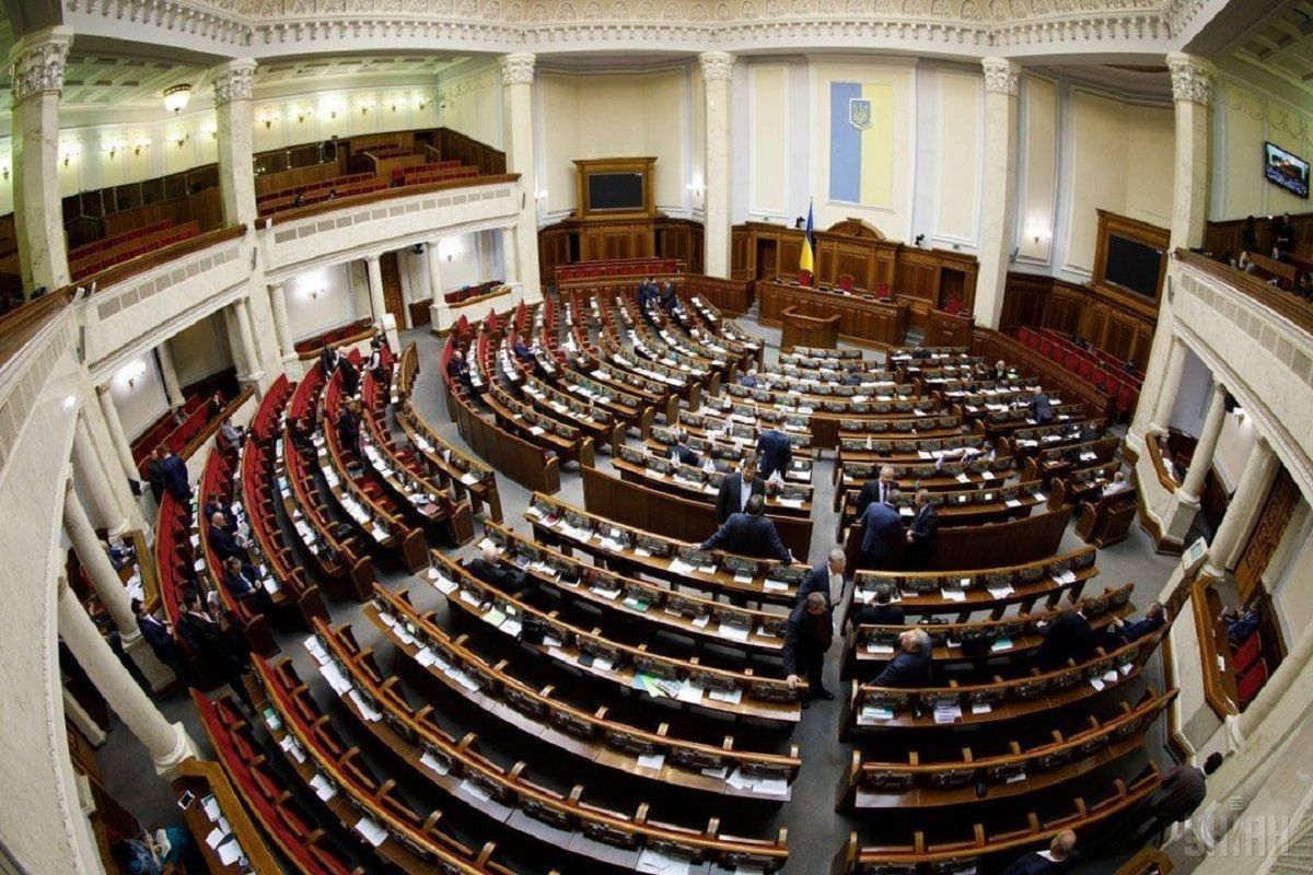 Депутати внесли рекордну кількість поправок до «антиколомойського» законопроекту