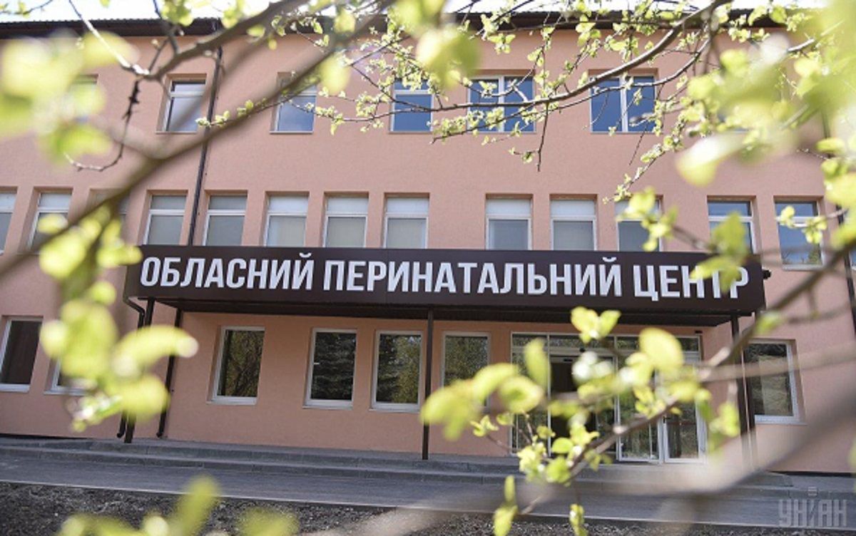 Залишене породіллею-втікачкою у Львові немовля віддадуть до Херсона