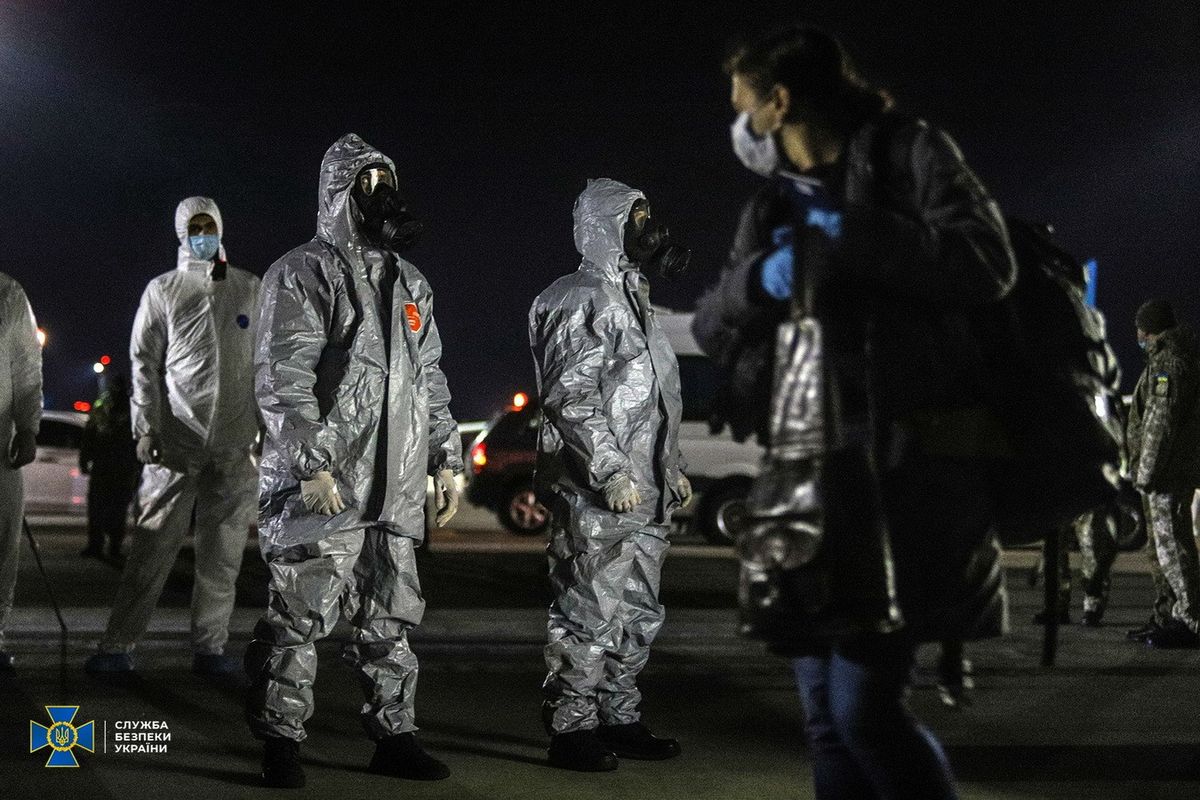 З ОАЕ прибув літак з евакуйованими українцями та гуманітарною допомогою