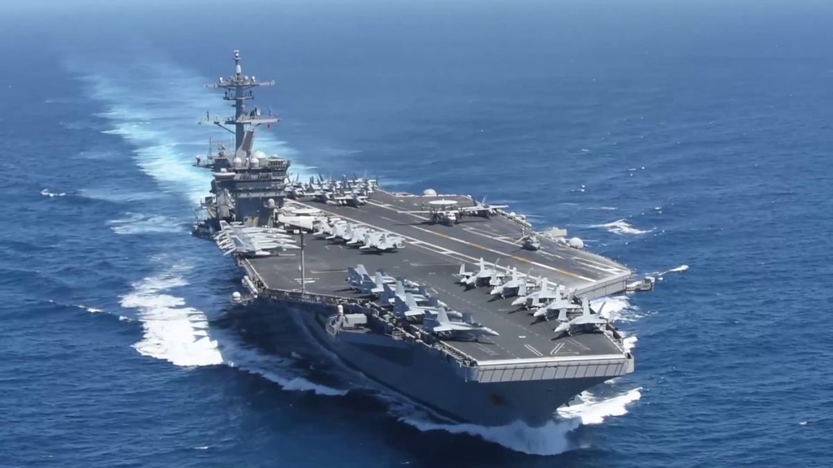 На борту авіаносця США у 550 військових моряків виявили коронавірус
