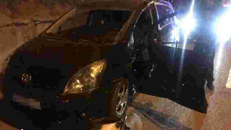 П'яний 30-річний львів'янин розбив припарковане авто та втік з місця ДТП