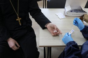 За три дні медики протестували на коронавірус понад 200 львівських священнослужителів