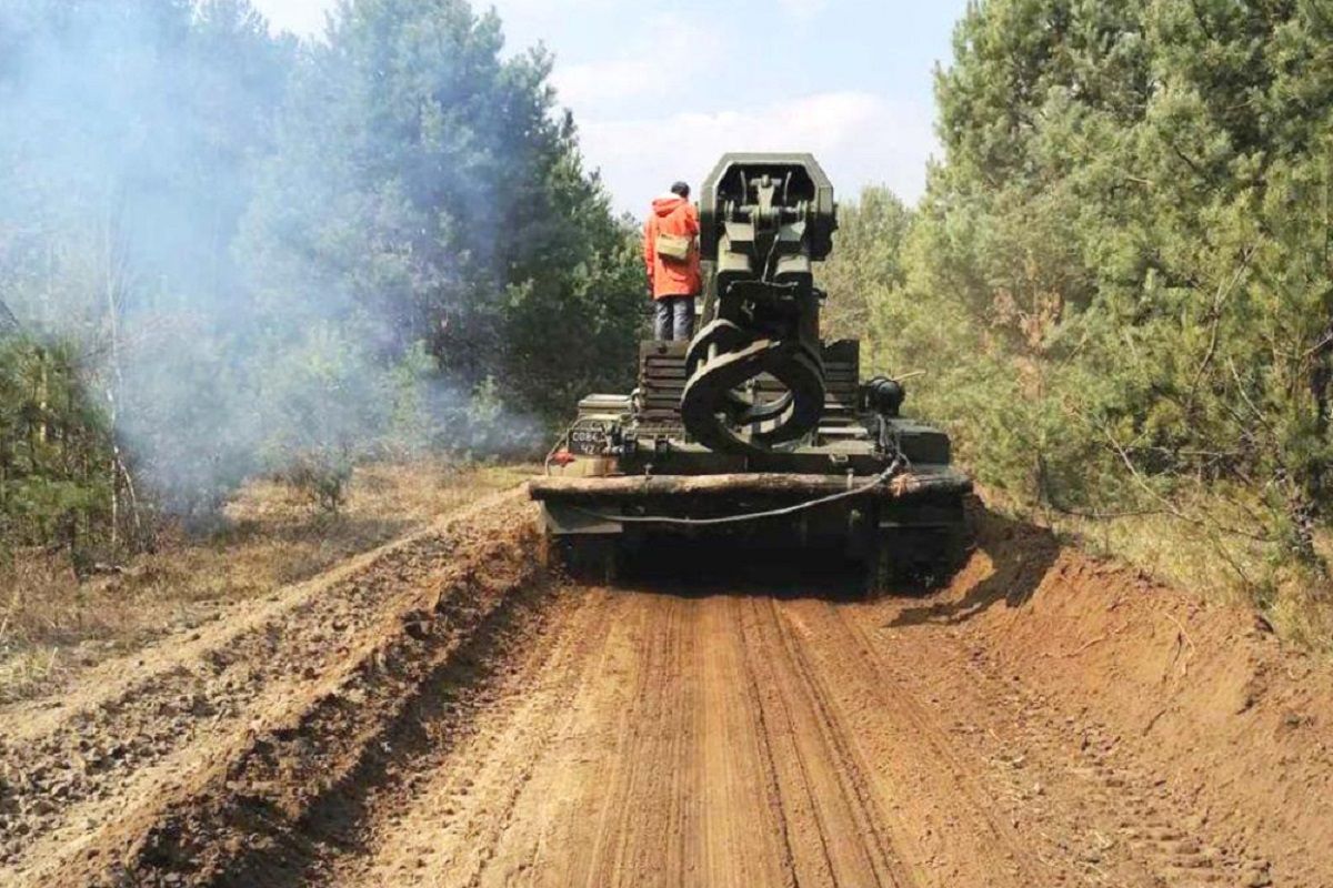 Рятувальники заявили, що відкритого вогню в Чорнобильській зоні вже немає