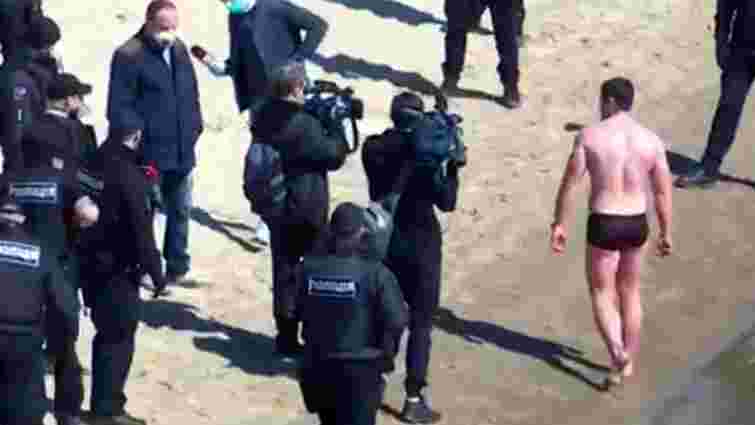 Поліція не знайшла свідків запливу через Дніпро, який бачила вся країна