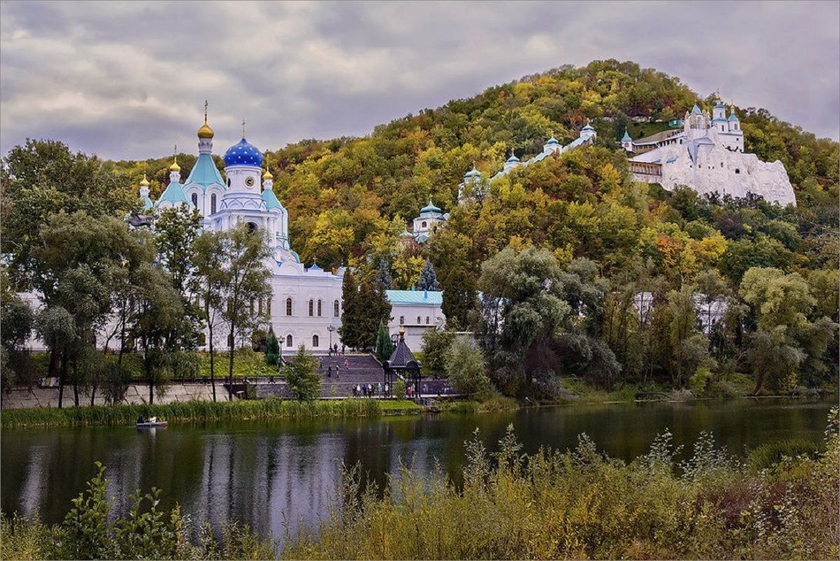 Поліція відкрила кримінальну справу через натовп вірян у Святогірській лаврі УПЦ (МП)