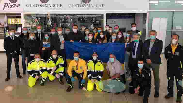 Українські лікарі повернулися з Італії, де допомагали боротися з пандемією Covid-19
