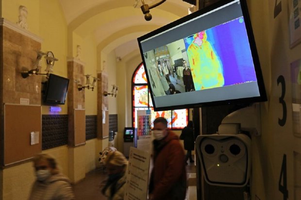 У львівській мерії тестують систему дистанційного вимірювання температури відвідувачів
