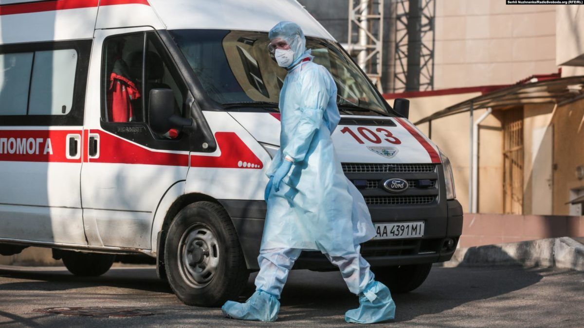 КМДА не змогла пояснити, чому священники з Почаєва лікуються в Києві