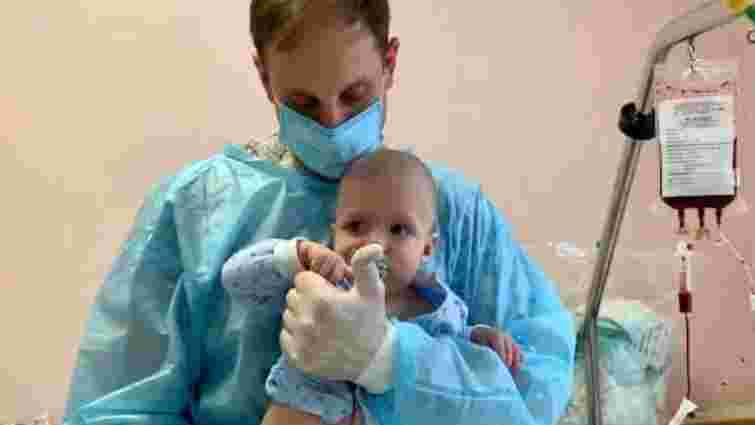В Україні вперше пересадили кістковий мозок від неродинного донора
