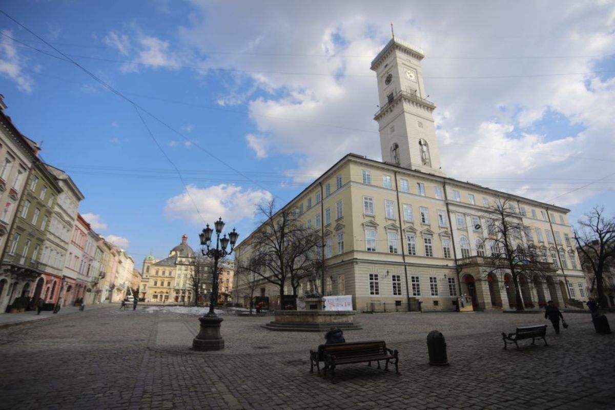 Мер Львова оголосив про масове скорочення працівників міськради