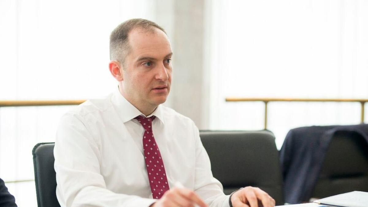 Екс-голова податкової назвав своє звільнення «політично мотивованим»