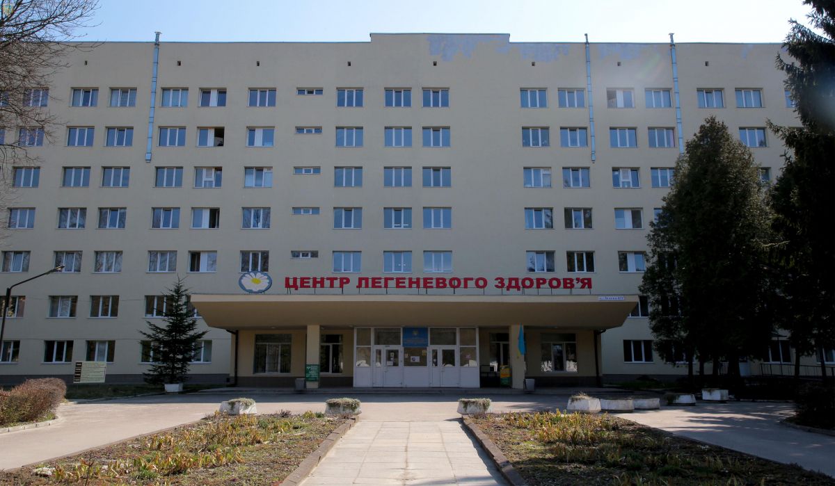 У 16 медиків львівського Центру легеневого здоров'я виявили коронавірус