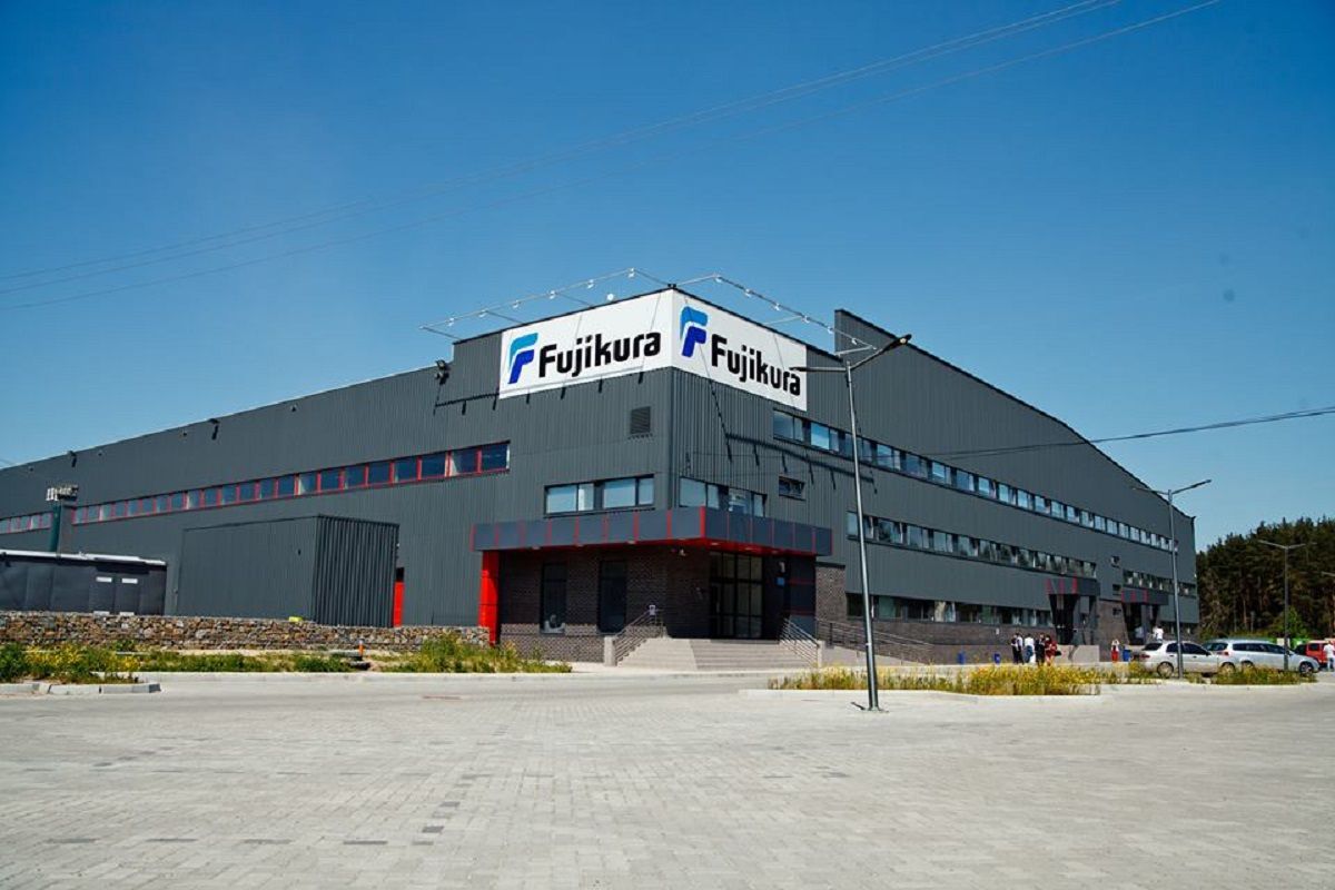 Завод «Фуджікура» біля Львова відновлює роботу після 1,5-місячного простою