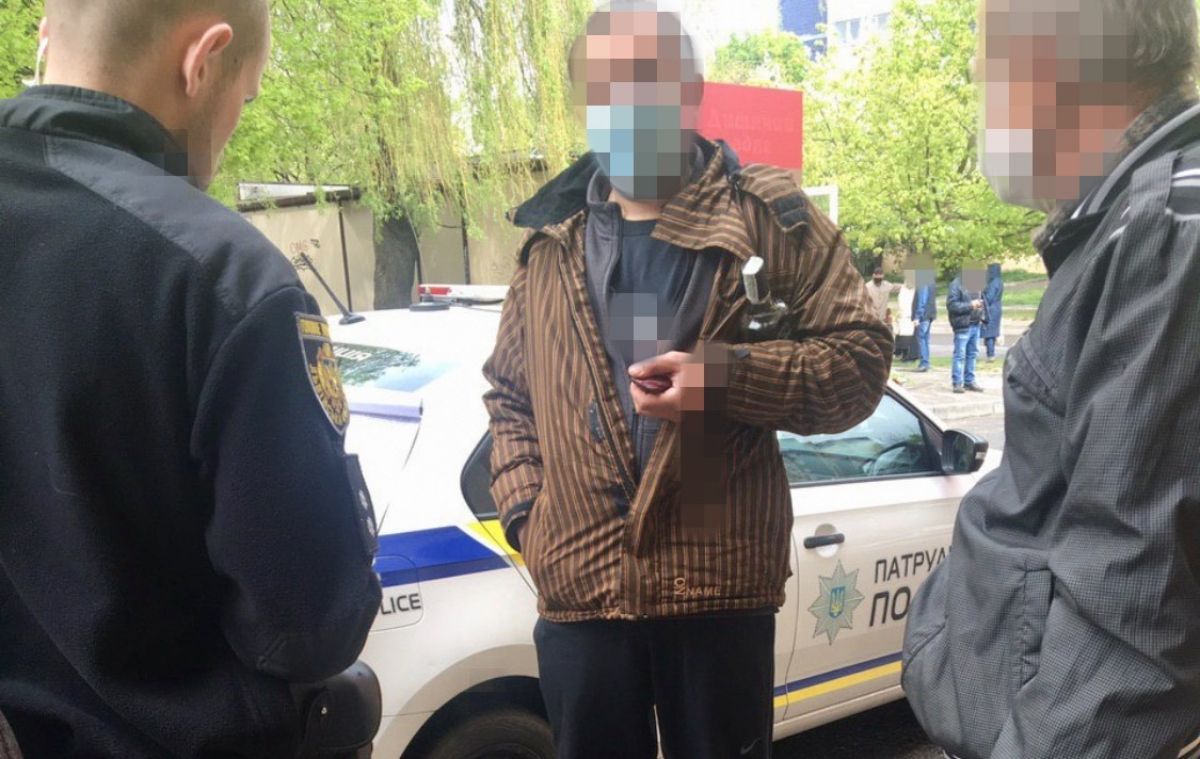 Крадія горілки у Львові виявили за неправильним переходом дороги