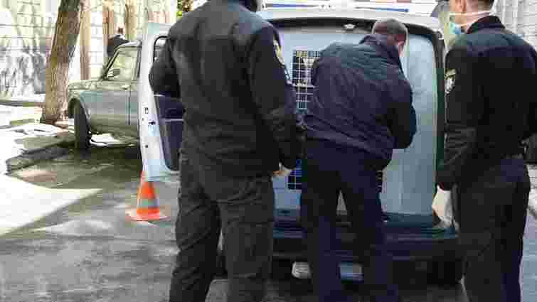 У Вінниці поліція затримала азербайджанця, який підрізав працівницю автомийки у Львові