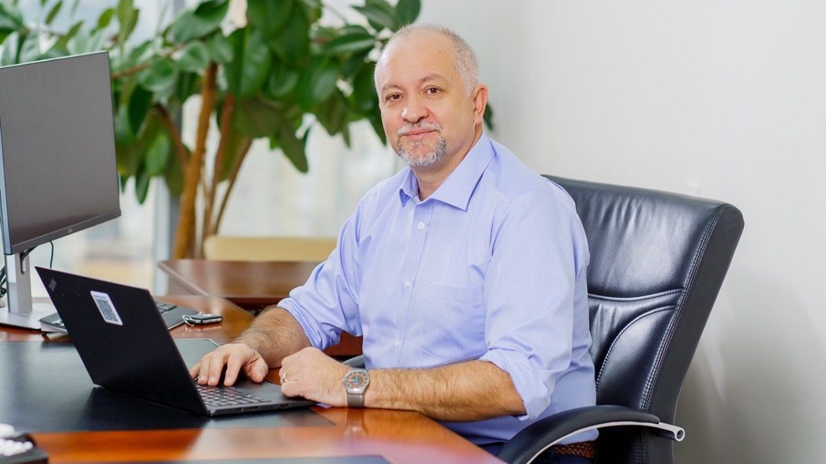Чому українці переплачують за дзвінки на інші мережі?