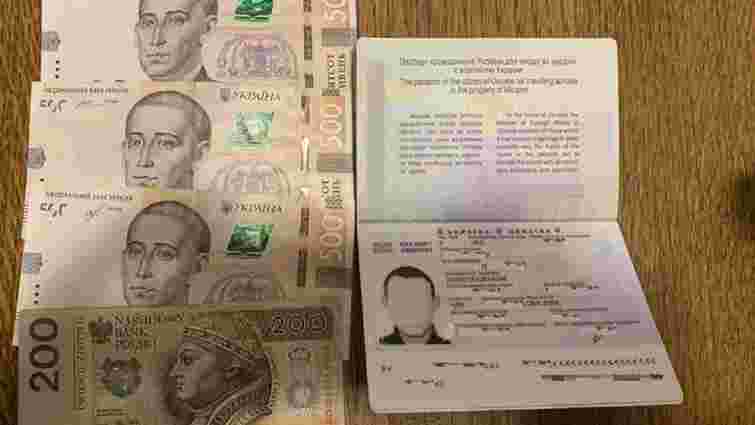 28-річний українець, який ухилявся від сплати аліментів, намагався потрапити до  Польщі за хабар