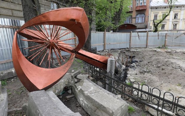 У четвер підрядник продовжить реконструкцію львівського фонтана «Кульбаба»